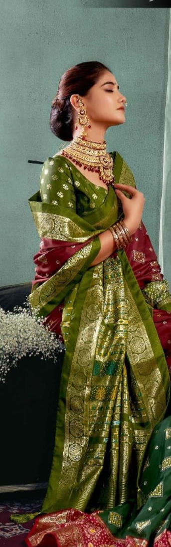 Dola Silk Foil Print Saree H2/SR/5/243105