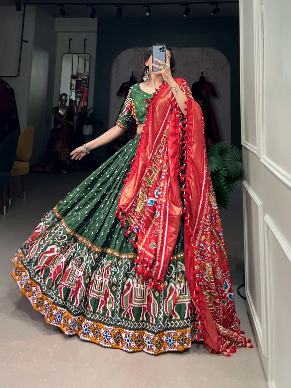 Patola Print Dola Silk Lehenga Choli S1/LN/1/240609